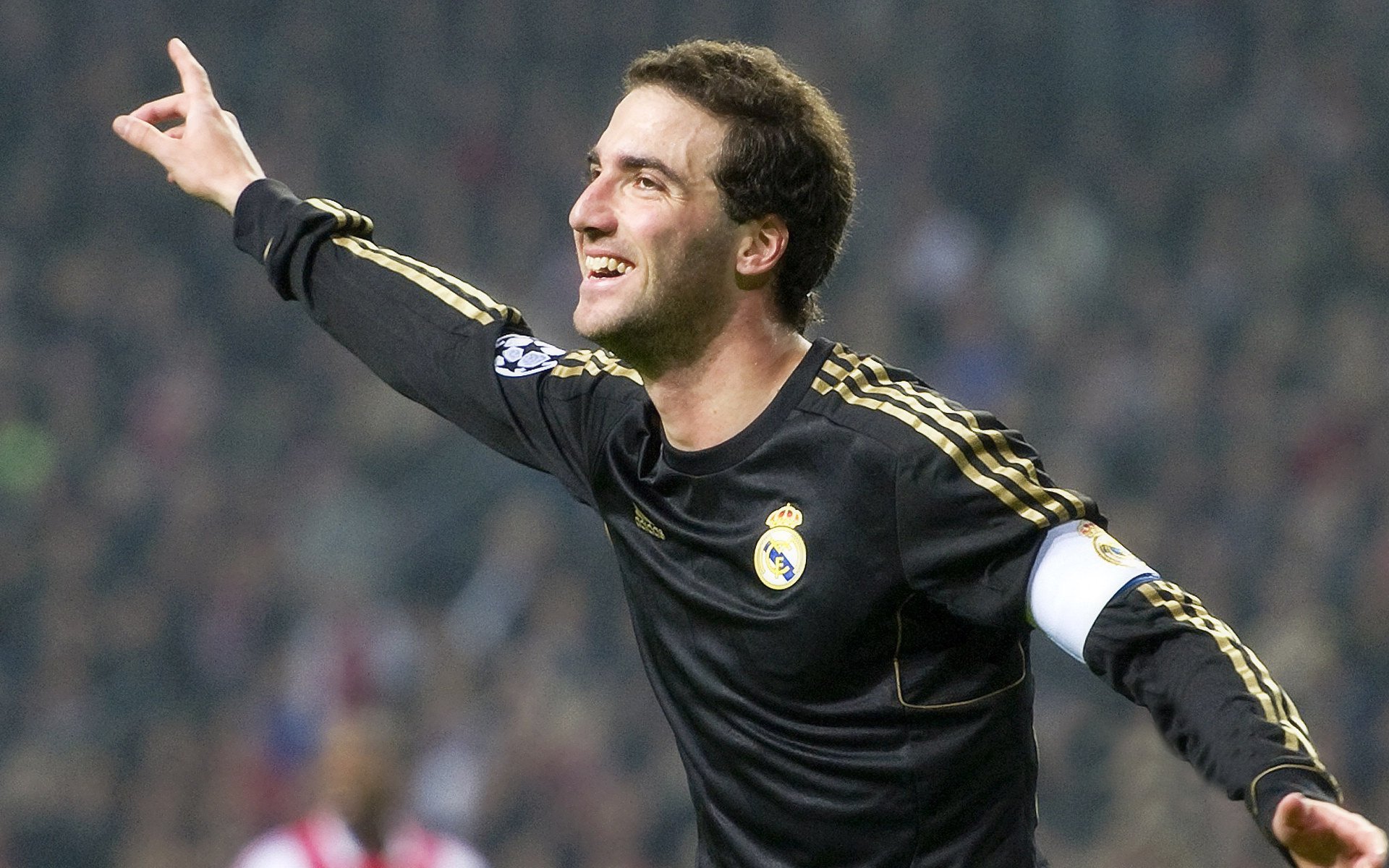 詹姆斯登上全球运动员商业榜前五，詹姆斯获得最佳运动员